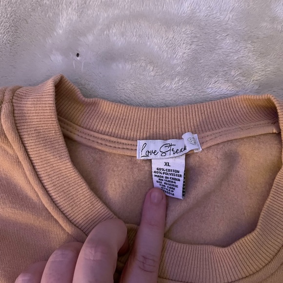 fleece lined crop top - Picture 3 of 3